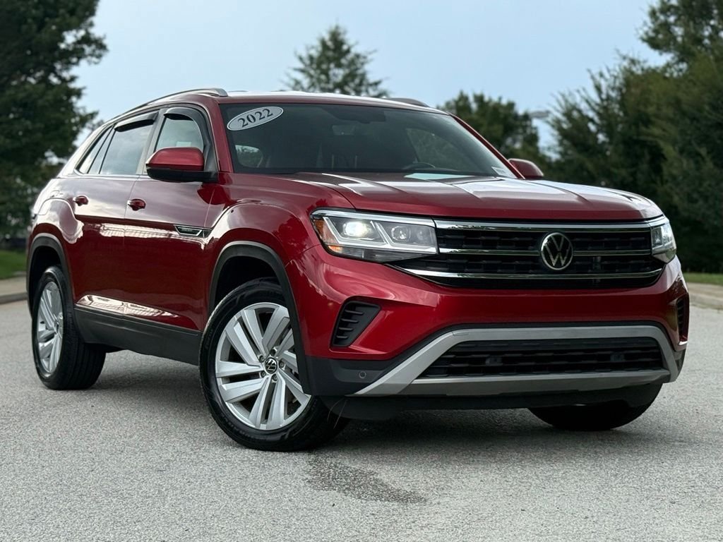 Used 2022 Volkswagen Atlas Cross Sport SE AWD/4WD image 2