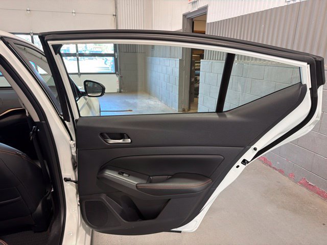 Certified 2022 Nissan Altima 2.5 SR w/ Midnight Edition Package AWD/4WD image 13