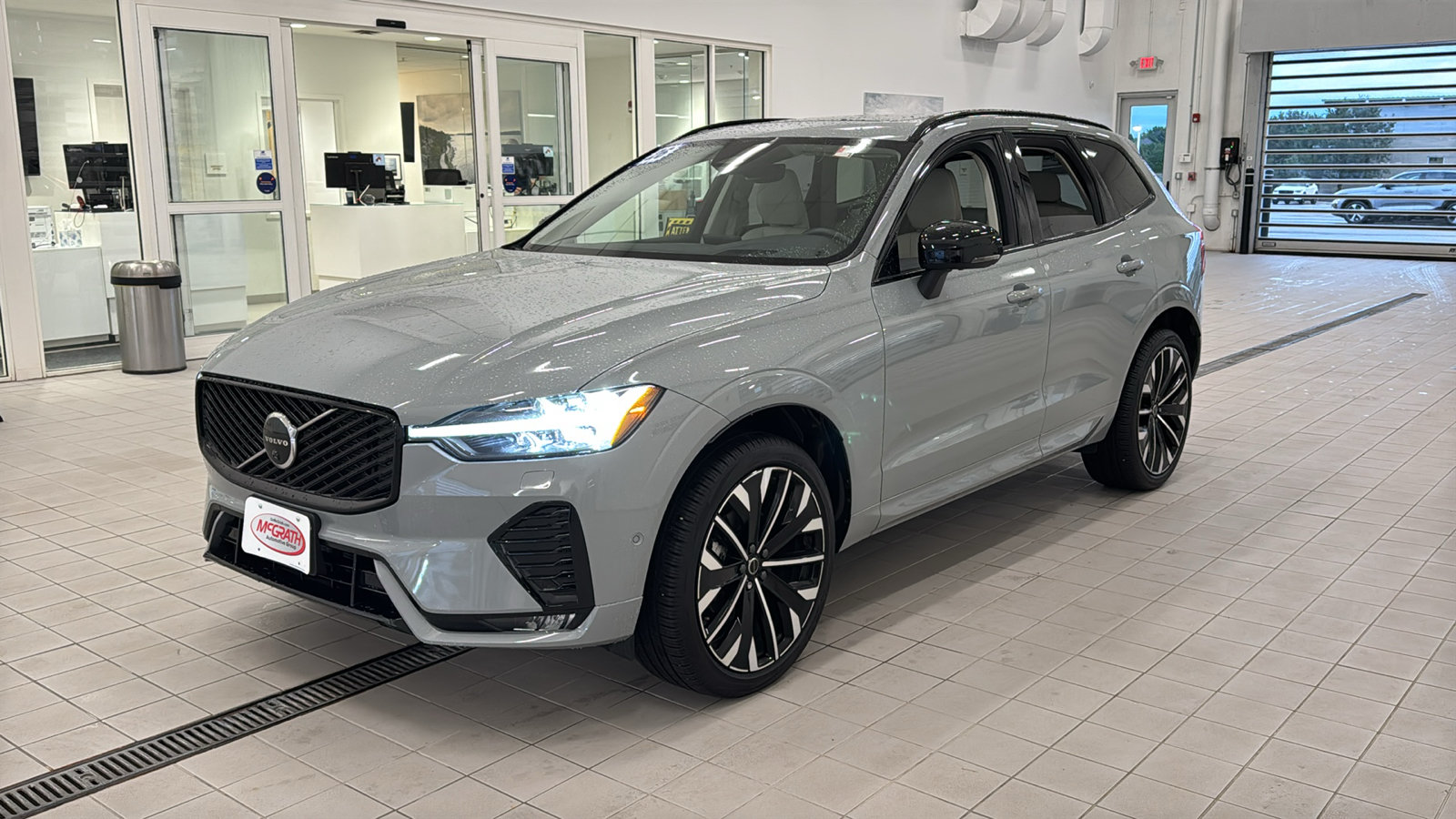 Used 2026 Volvo XC60 B5 Ultra AWD/4WD image 9