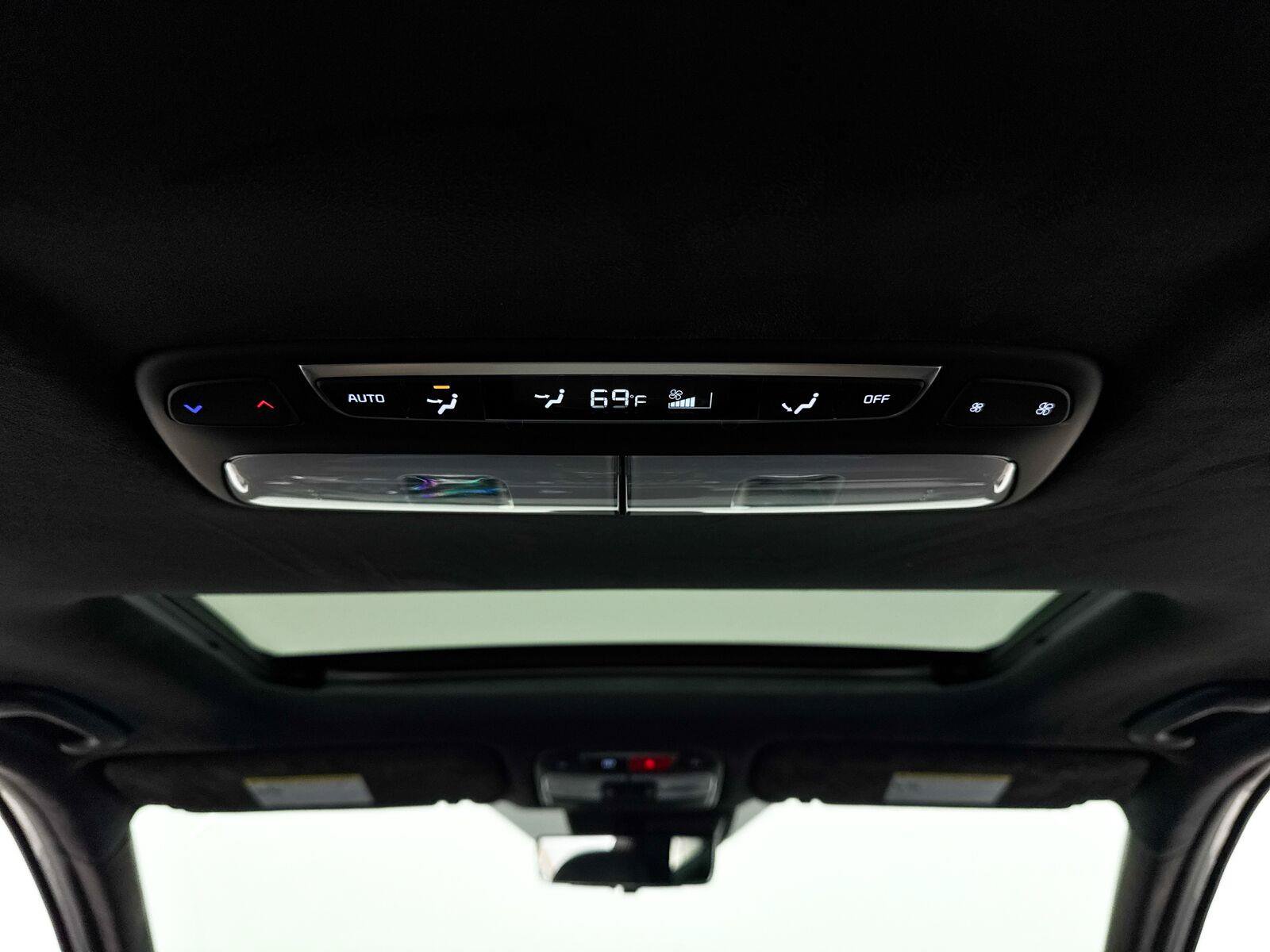 Used 2025 Kia Telluride SX Prestige X-Pro AWD/4WD image 16