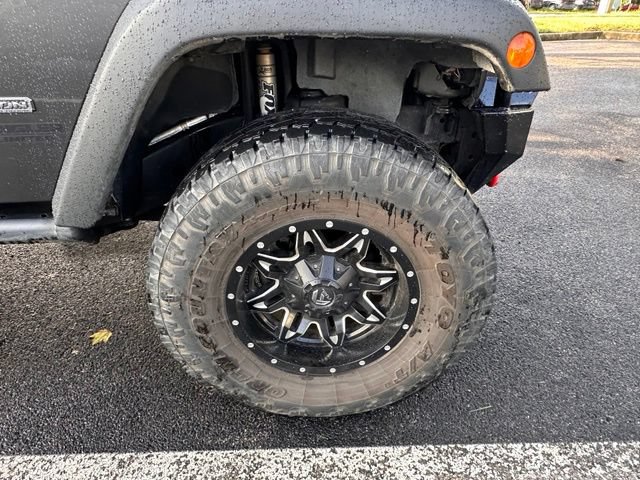 Used 2017 Jeep Wrangler Unlimited Rubicon AWD/4WD image 12