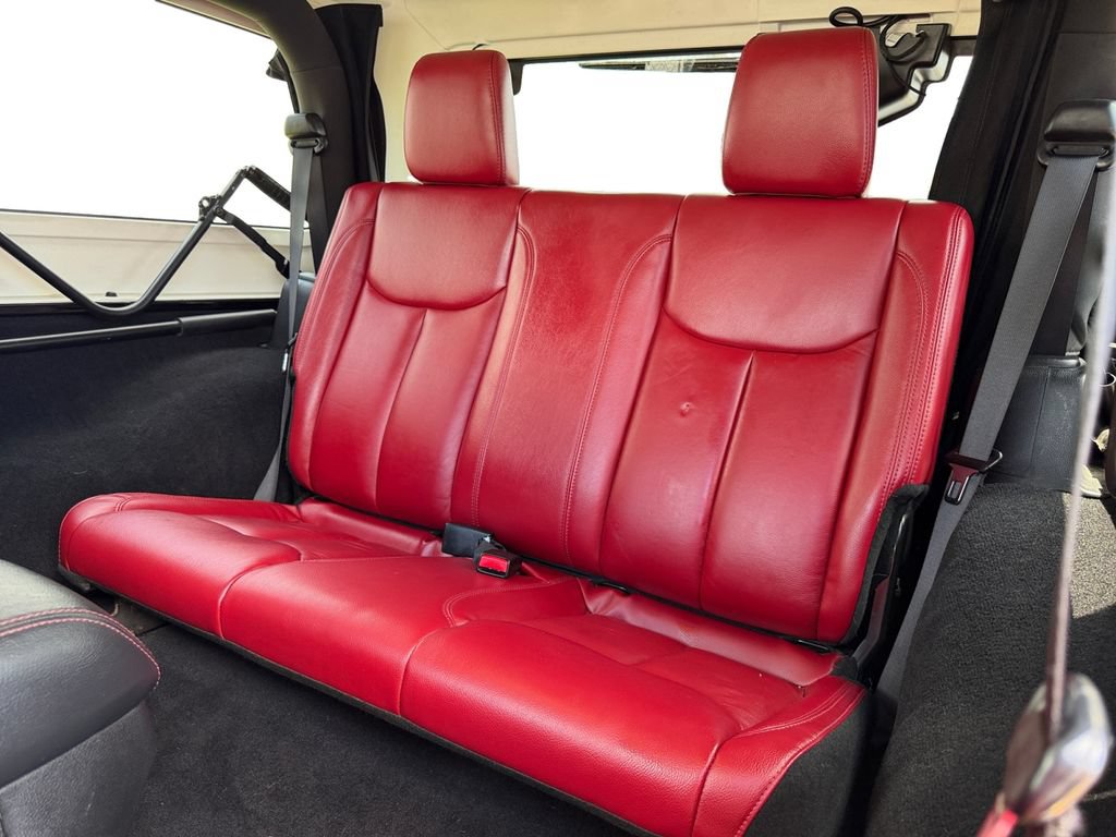 Used 2013 Jeep Wrangler Rubicon AWD/4WD image 16