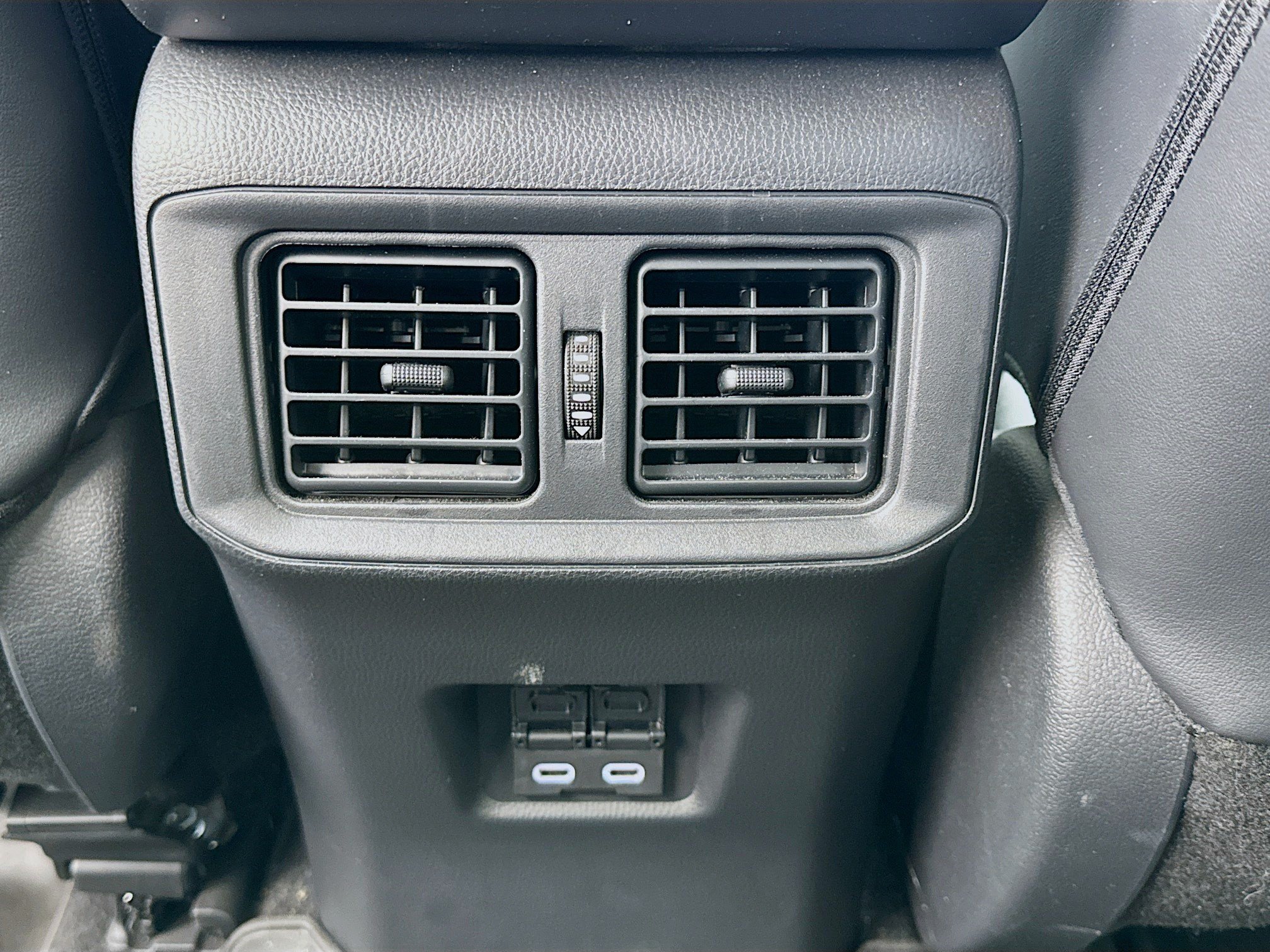 Used 2023 Toyota RAV4 XLE Premium FWD image 17