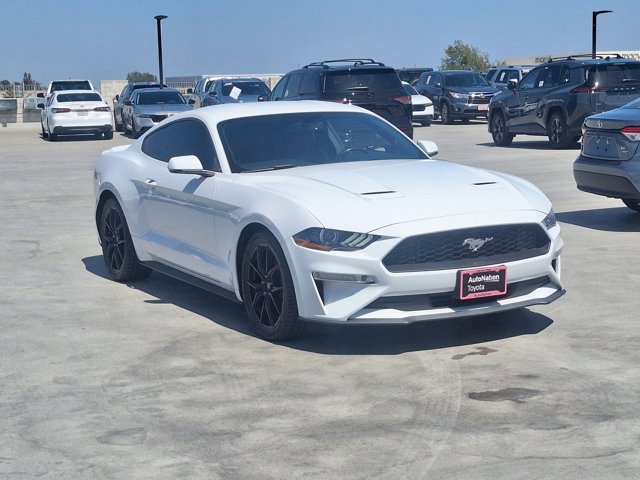Used 2018 Ford Mustang Premium RWD image 3