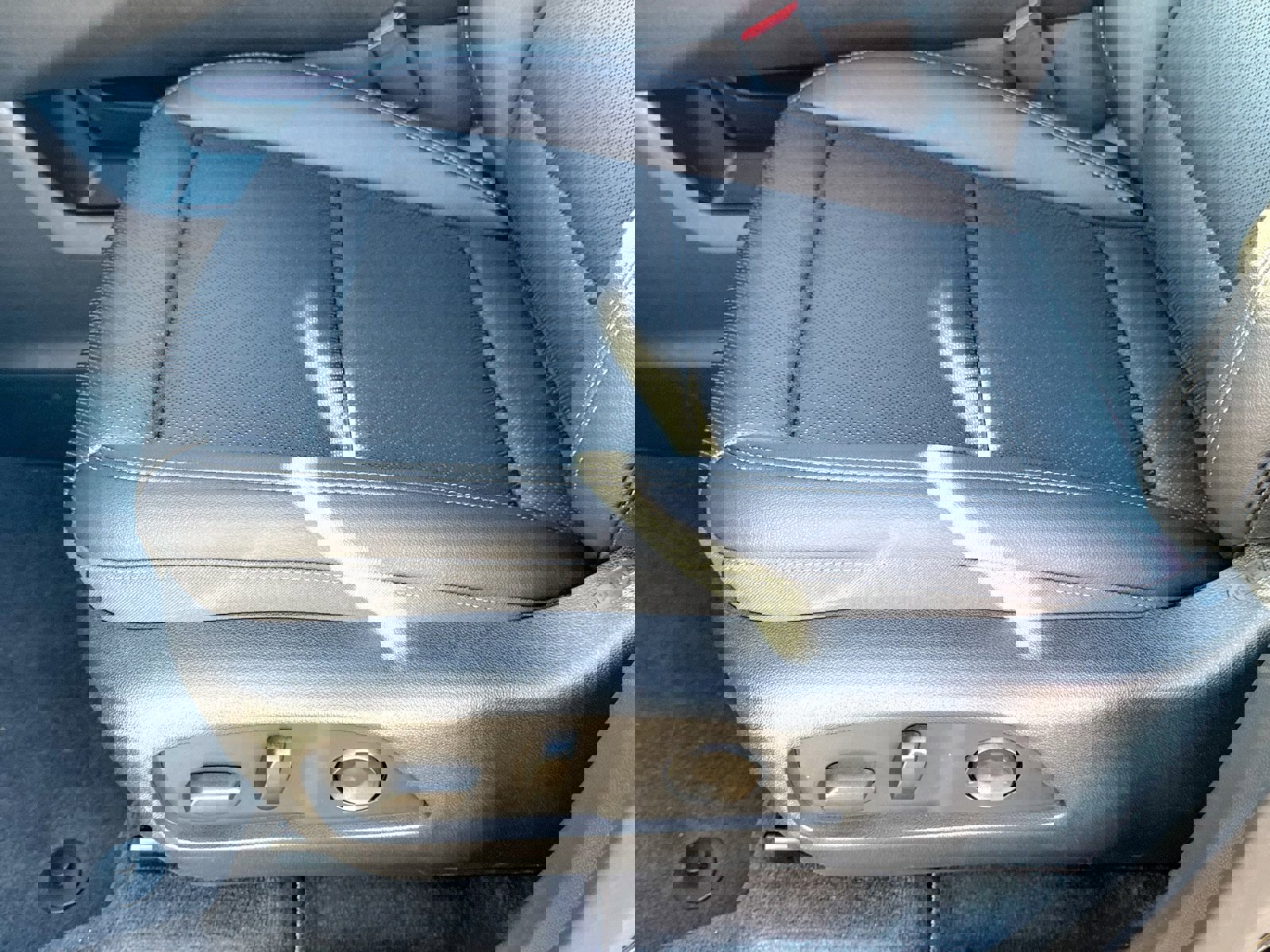 New 2026 Chevrolet Equinox LT w/ Convenience Package II image 18