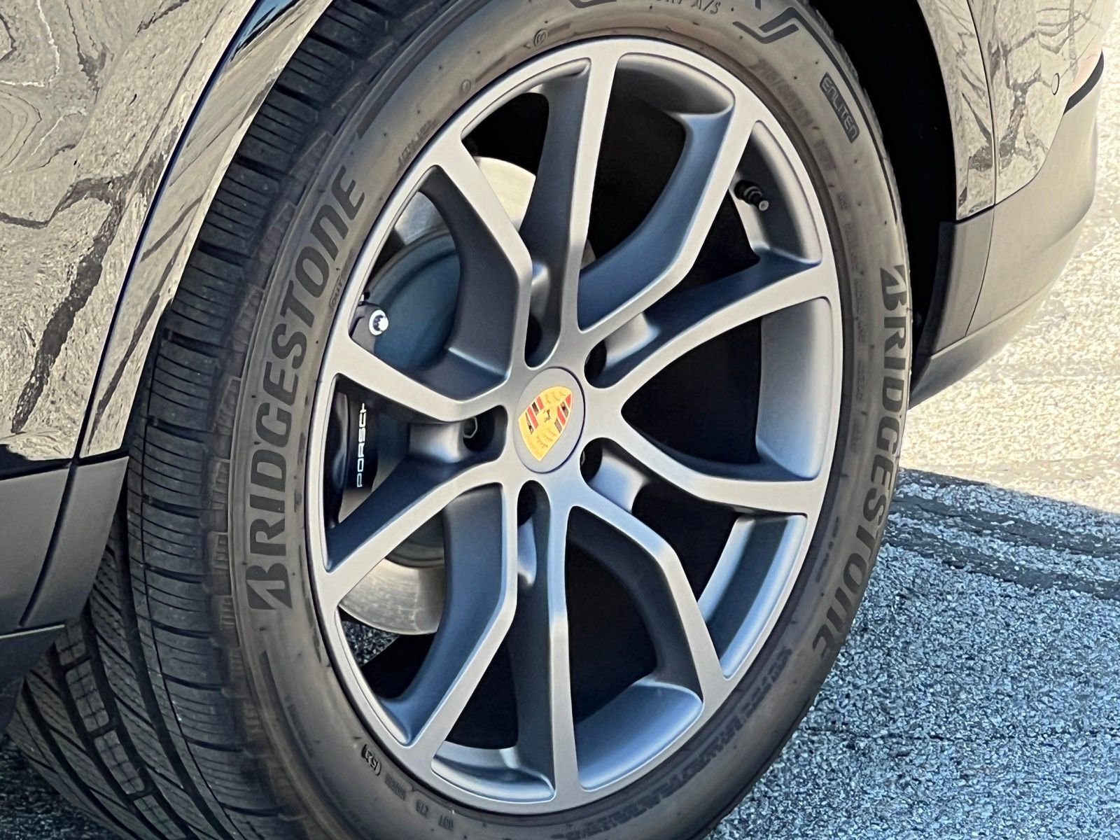 Certified 2024 Porsche Cayenne AWD/4WD image 3