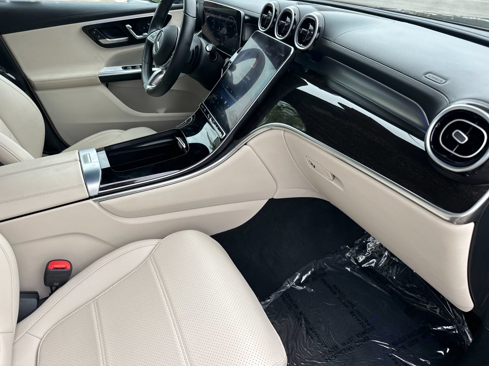 Certified 2023 Mercedes-Benz GLC 300 image 17