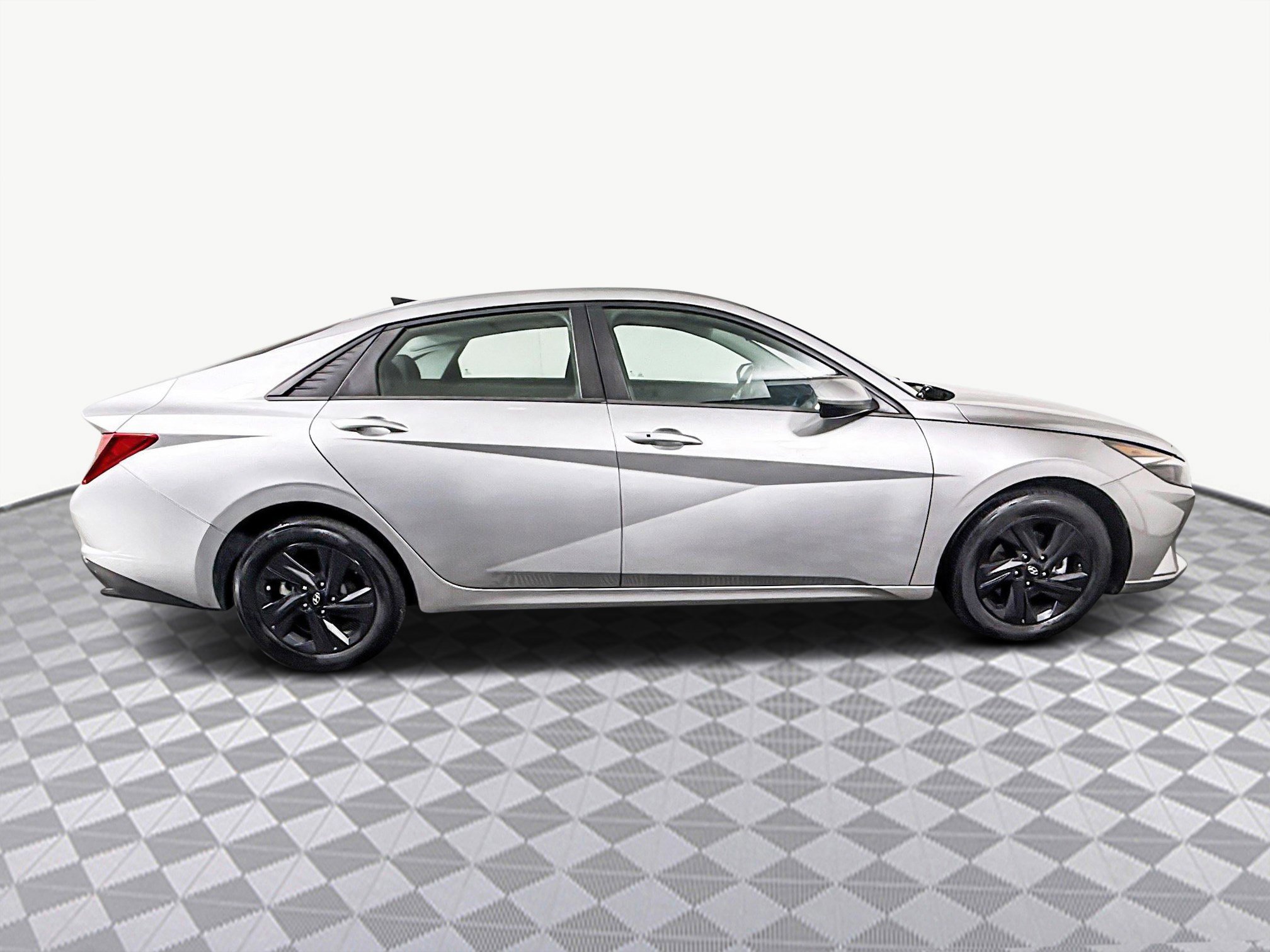 Used 2021 Hyundai Elantra SEL image 11