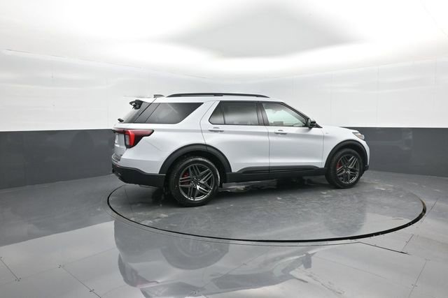 New 2026 Ford Explorer ST-Line w/ ST-Line Street Pack image 8