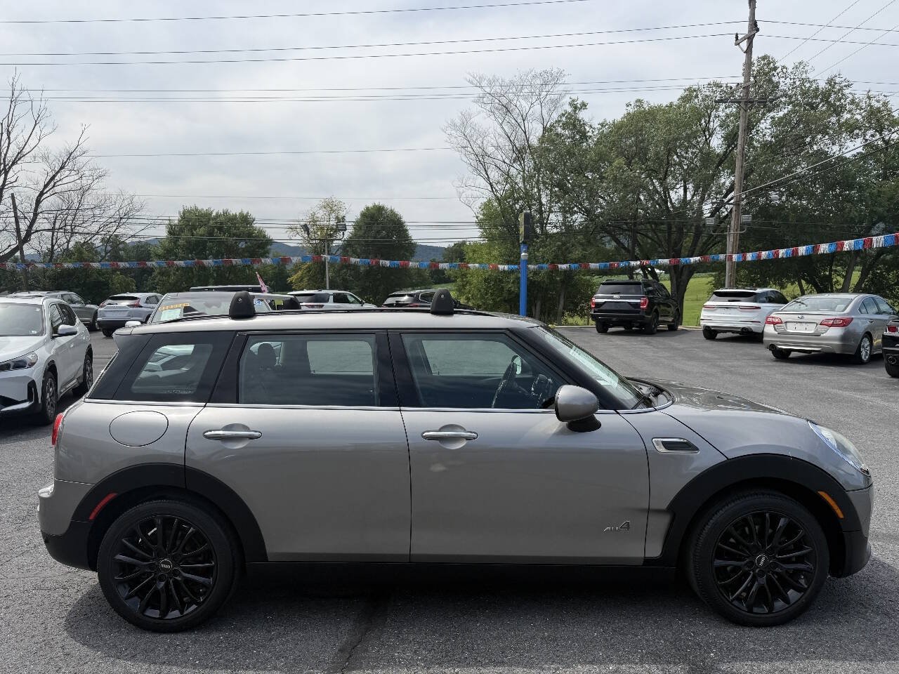 Used 2017 MINI Cooper Clubman ALL4 AWD/4WD image 5