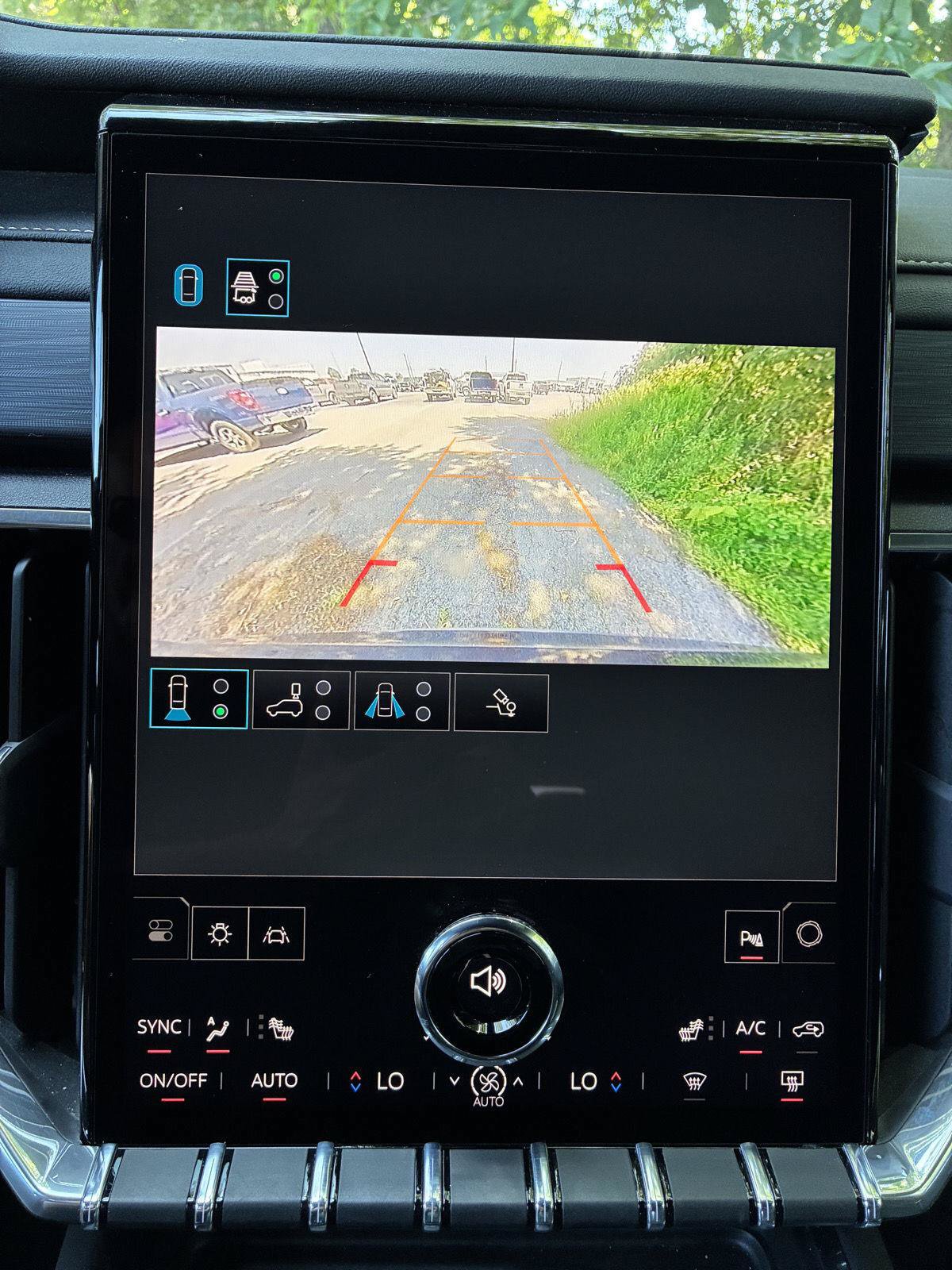 Used 2025 GMC Acadia Elevation w/ Elevation Premium Package AWD/4WD image 46