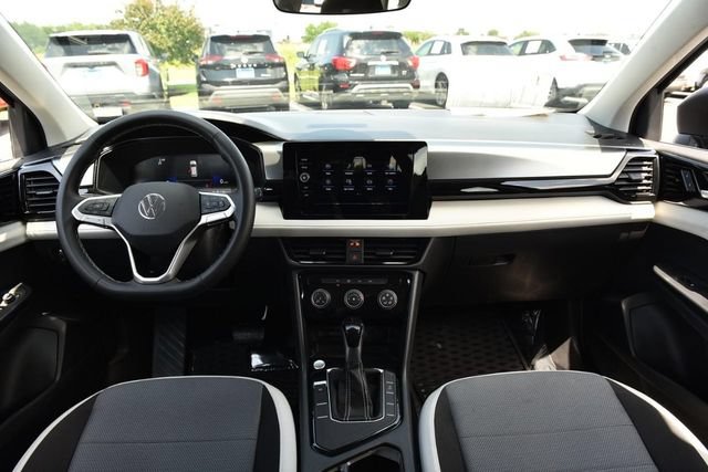 Certified 2025 Volkswagen Taos S FWD image 7