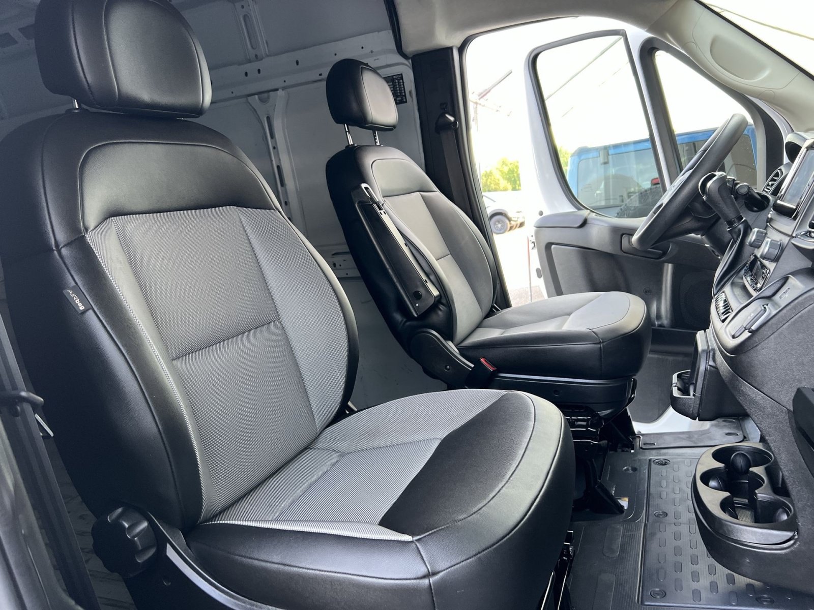 Used 2024 RAM ProMaster 2500 w/ Convenience Group FWD image 35