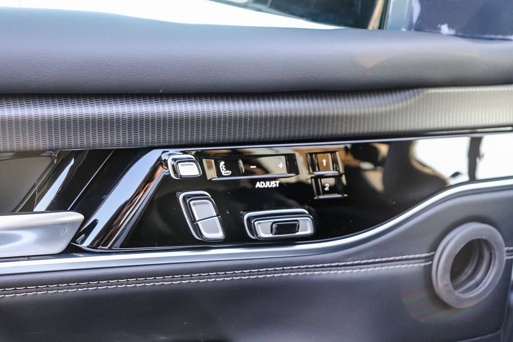 New 2026 Jeep Grand Wagoneer Summit AWD/4WD image 26