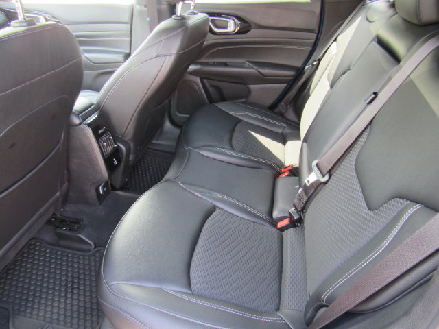 Used 2024 Jeep Compass Latitude w/ Convenience Group AWD/4WD image 15