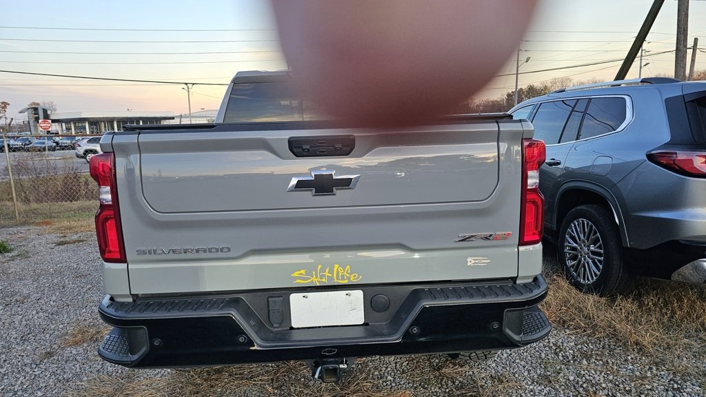 Used 2024 Chevrolet Silverado 1500 ZR2 w/ Technology Package image 6