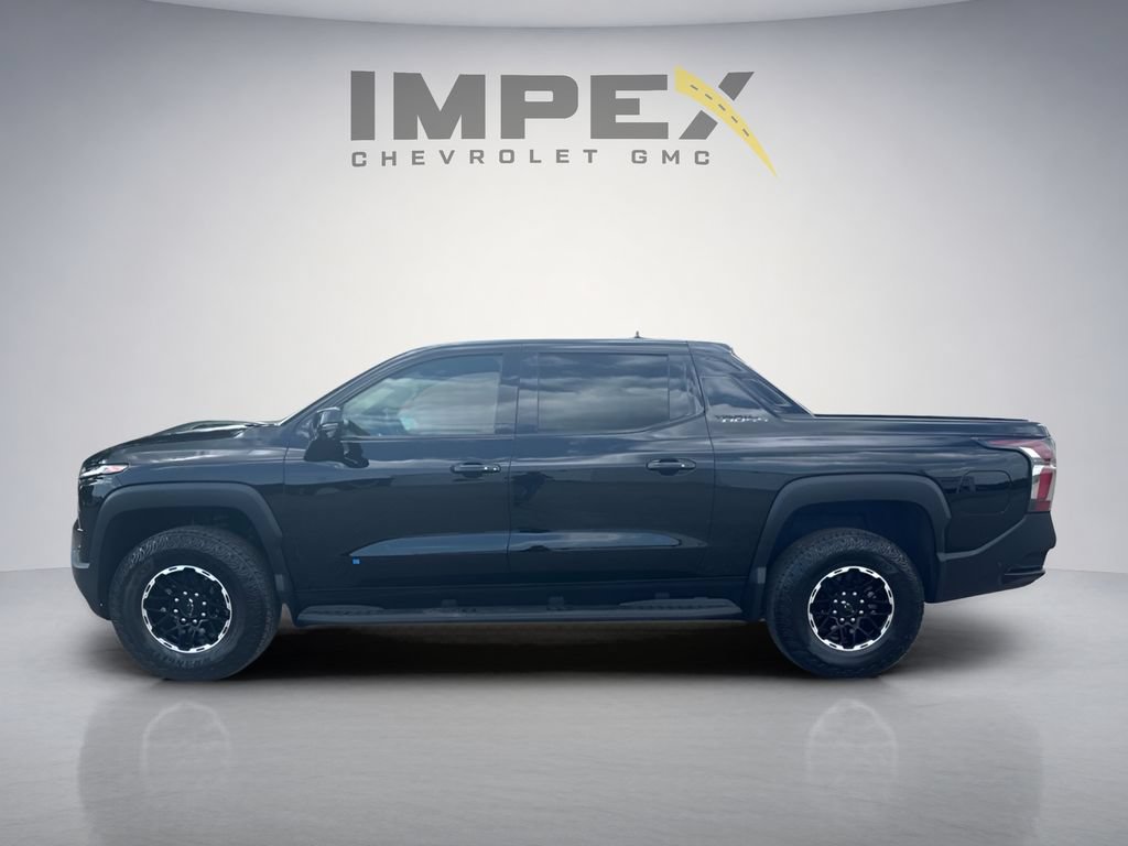 Used 2026 Chevrolet Silverado EV Trail Boss AWD/4WD image 2