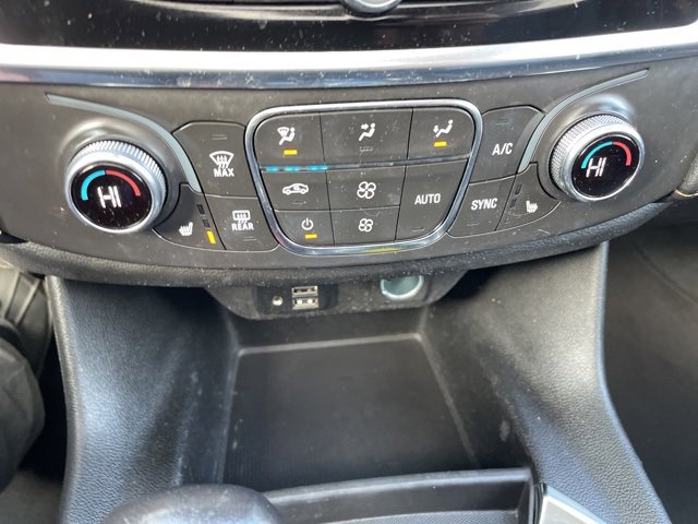 Used 2021 Chevrolet Traverse RS image 29