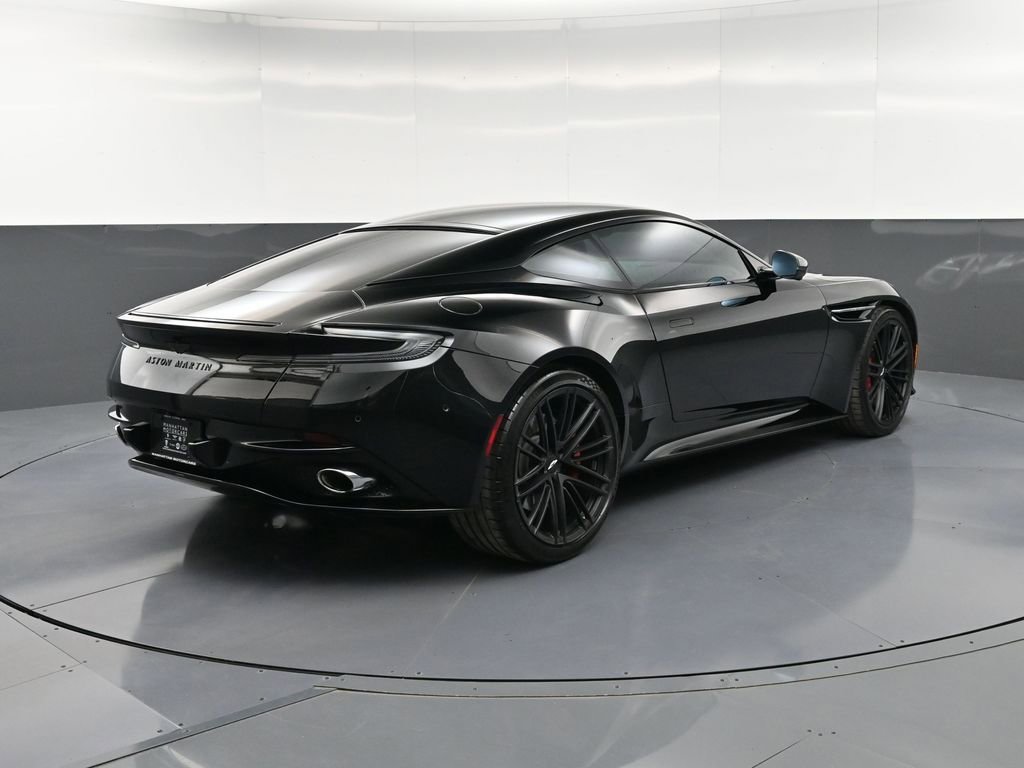 Used 2025 Aston Martin DB12 Coupe RWD image 8