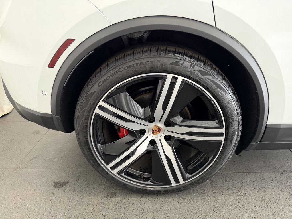 New 2026 Porsche Macan 4S Electric AWD/4WD image 12