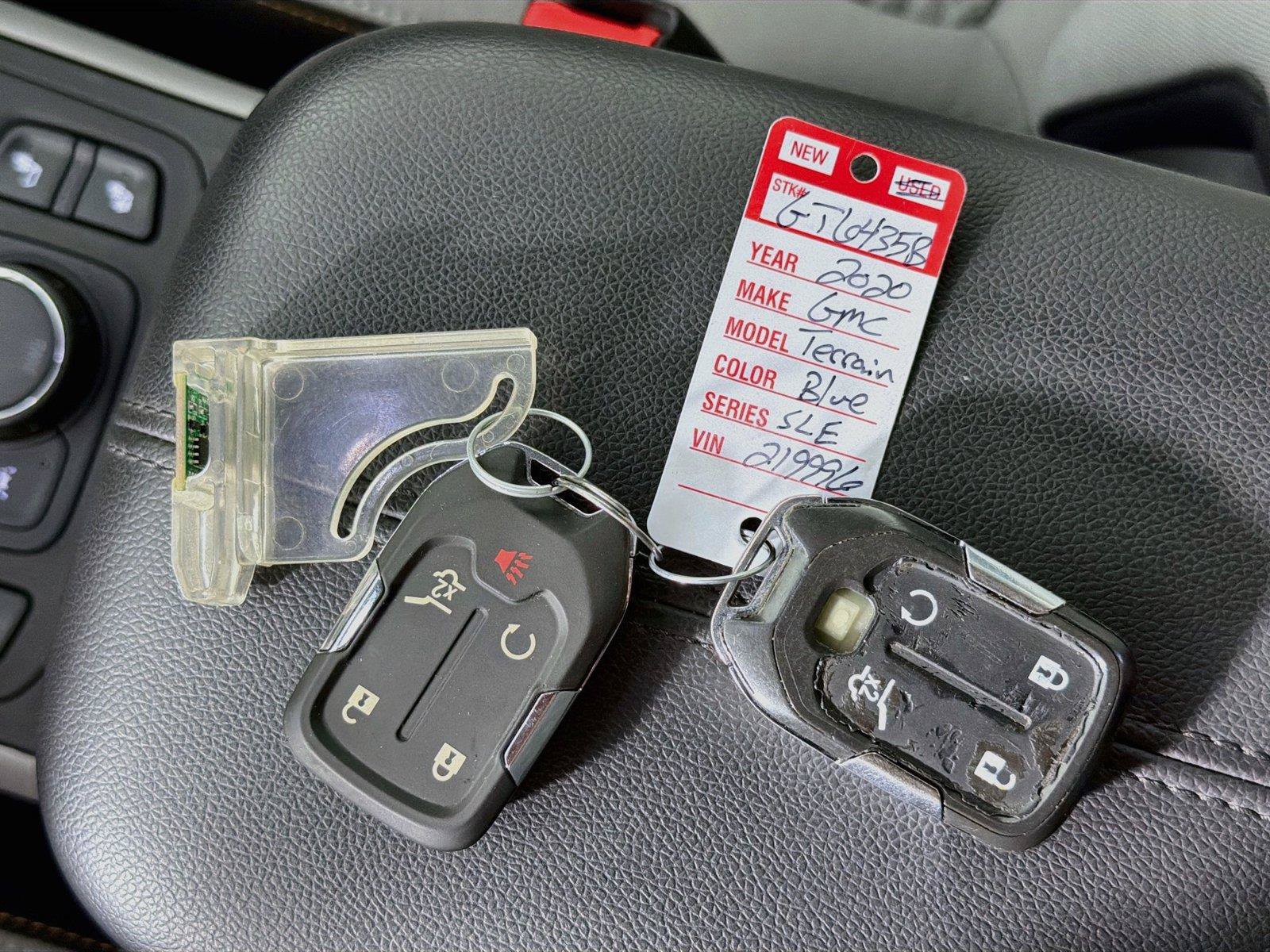 Used 2020 GMC Terrain SLE w/ Driver Convenience Package AWD/4WD image 4