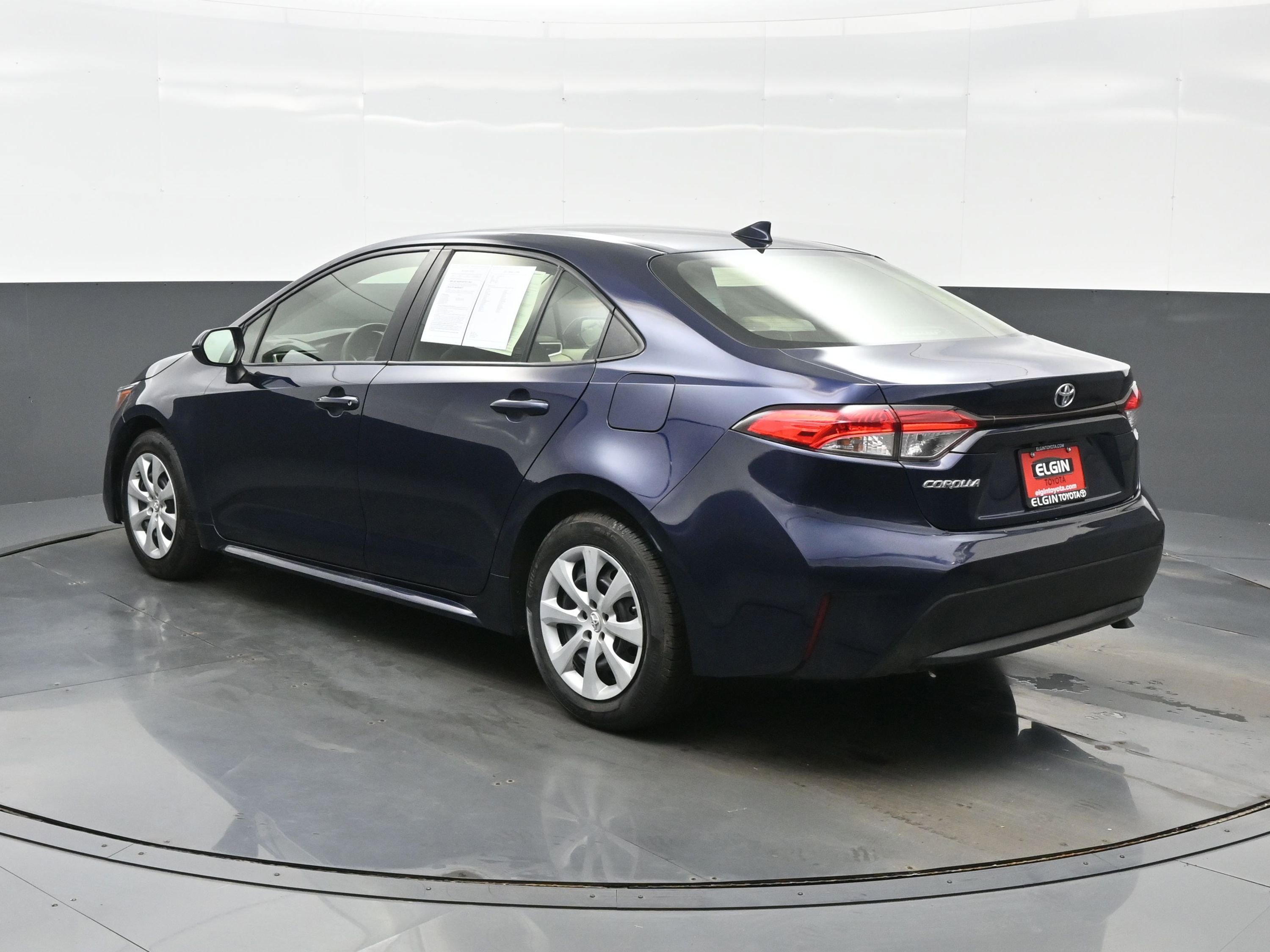 Used 2021 Toyota Corolla LE w/ Carpet Mat Package (TMS) image 4