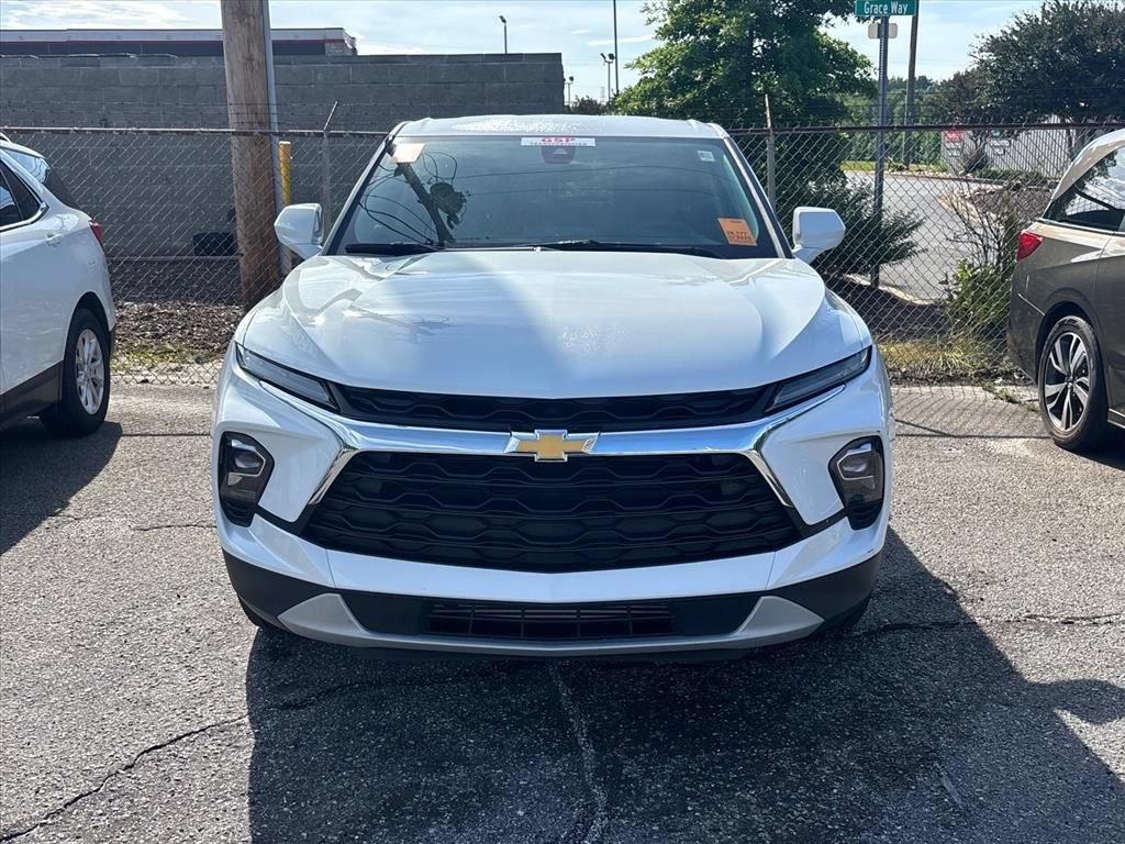 Used 2025 Chevrolet Blazer LT AWD/4WD image 4