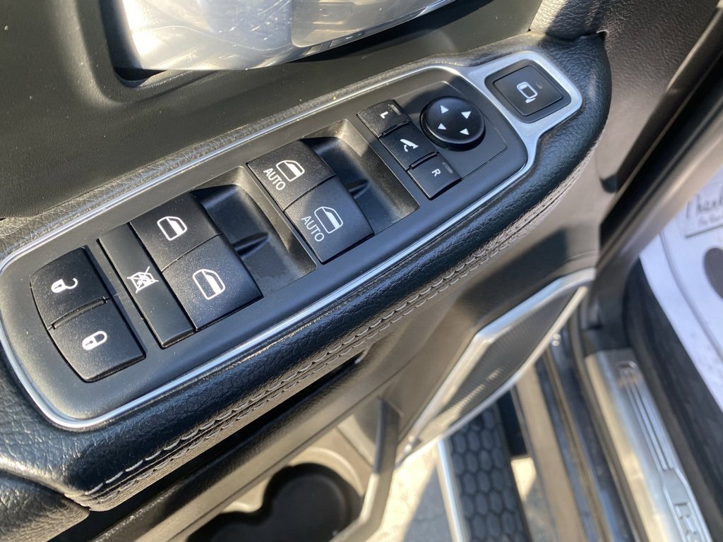 Used 2019 RAM 3500 Laramie image 13