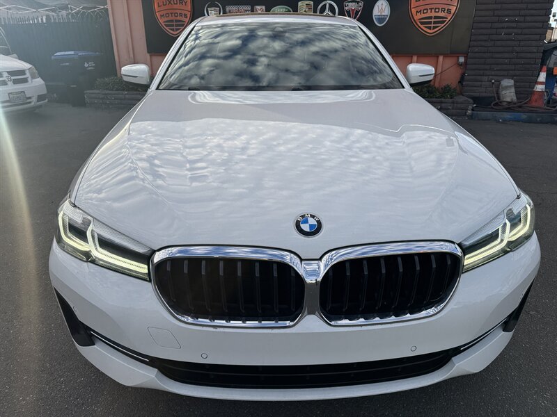 Used 2023 BMW 530i w/ Convenience Package RWD image 2