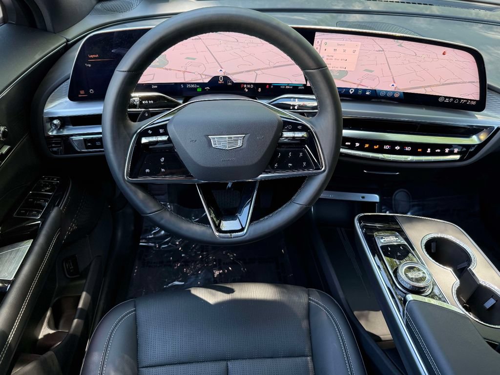Used 2025 Cadillac Lyriq Luxury AWD/4WD image 4