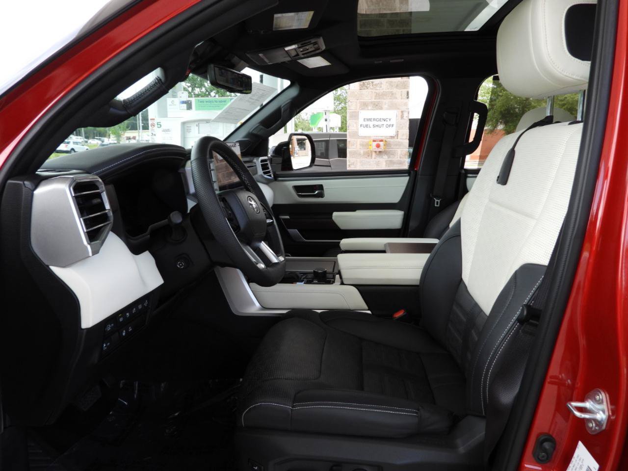 Used 2023 Toyota Sequoia Capstone AWD/4WD image 61