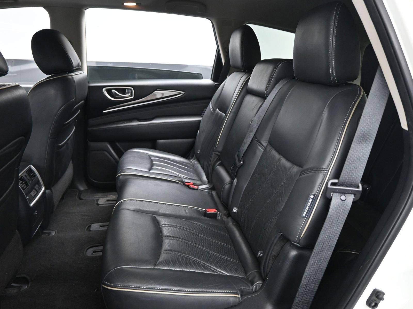 Used 2019 INFINITI QX60 Luxe w/ Essential Package image 11