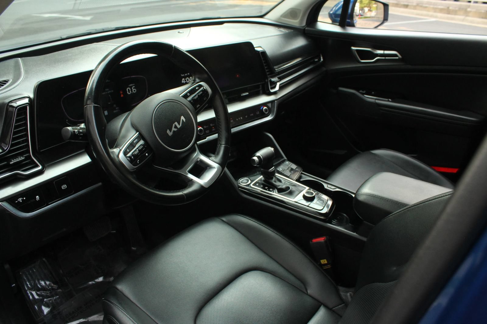 Used 2024 Kia Sportage EX FWD image 12