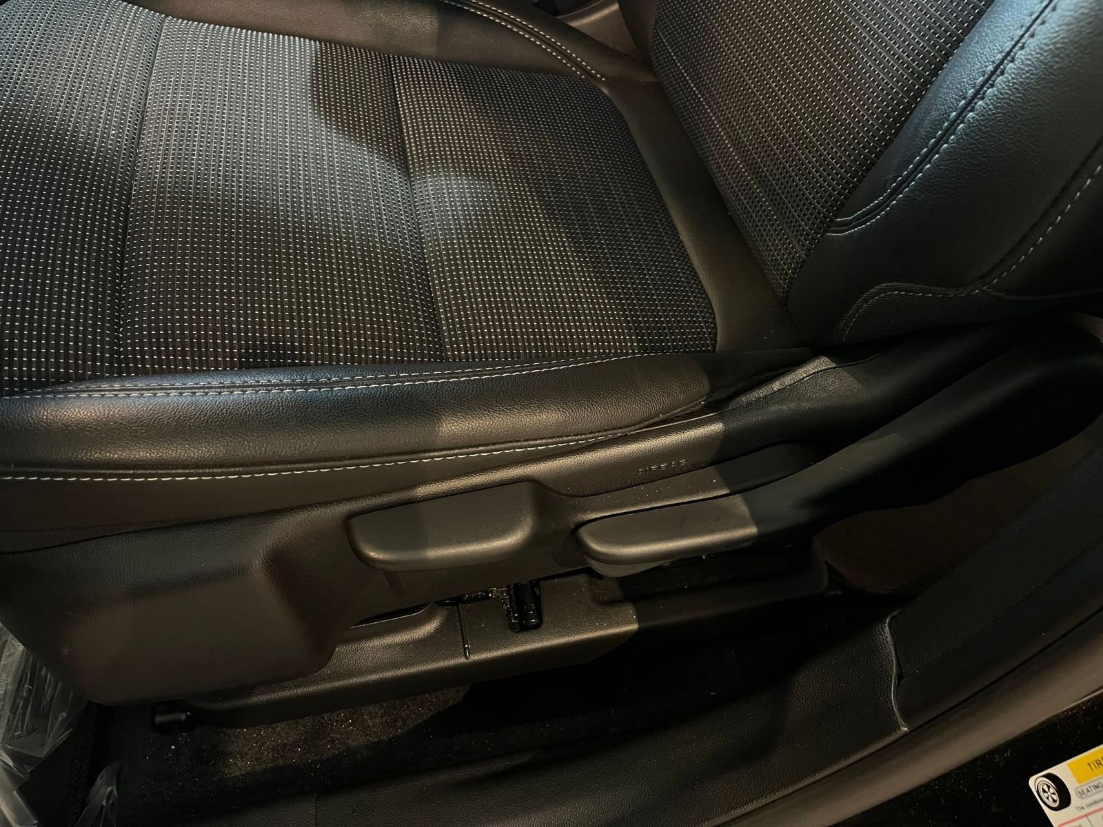 Used 2025 Buick Envista Preferred image 22