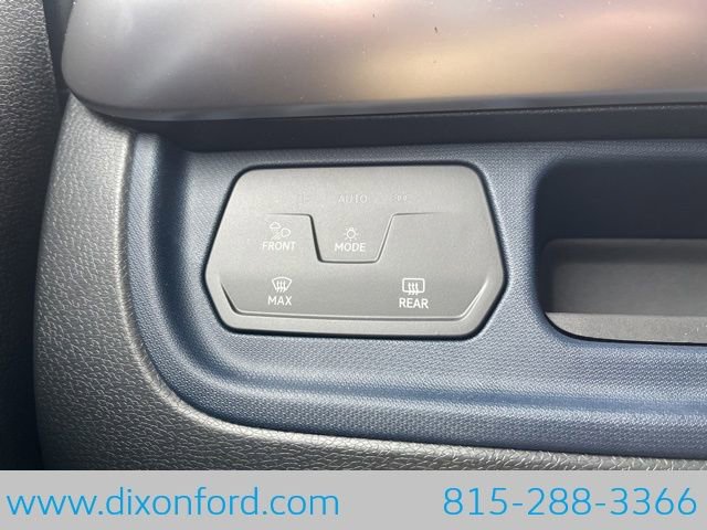 New 2025 Volkswagen ID. Buzz Pro S RWD image 17
