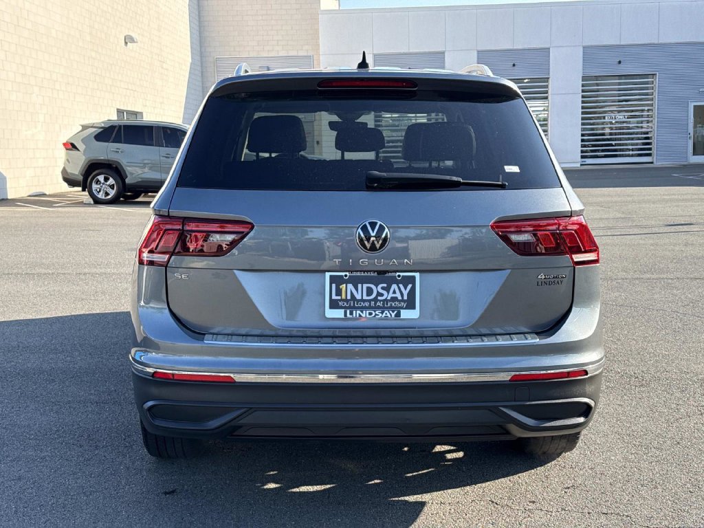 Used 2023 Volkswagen Tiguan SE AWD/4WD image 4