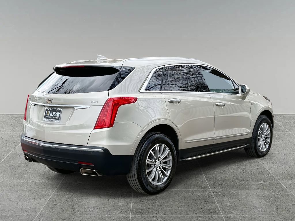 Used 2017 Cadillac XT5 Luxury w/ Driver Awareness Package image 10