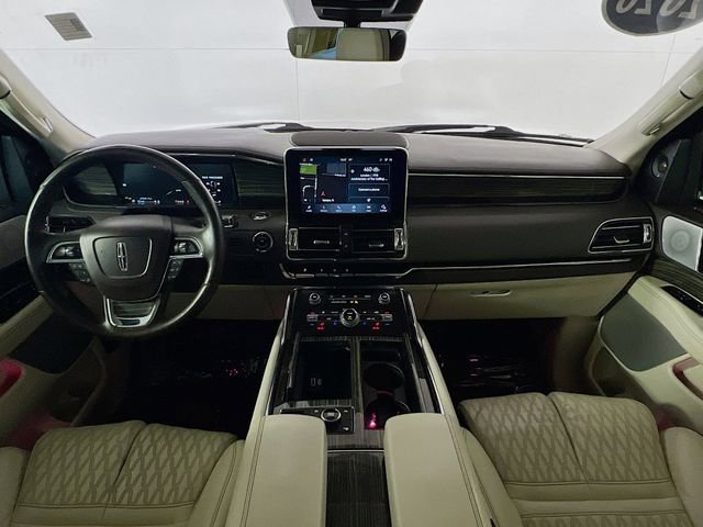 Used 2020 Lincoln Navigator Black Label w/ Cargo Convenience Package image 27