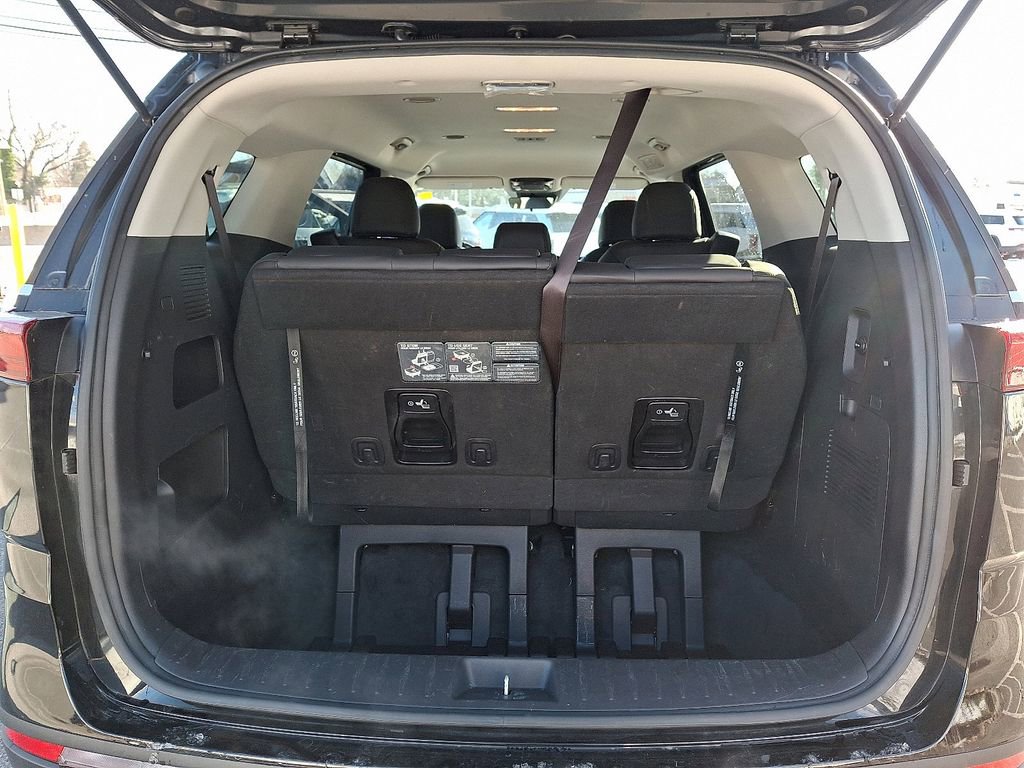 Used 2024 Kia Carnival LX image 29
