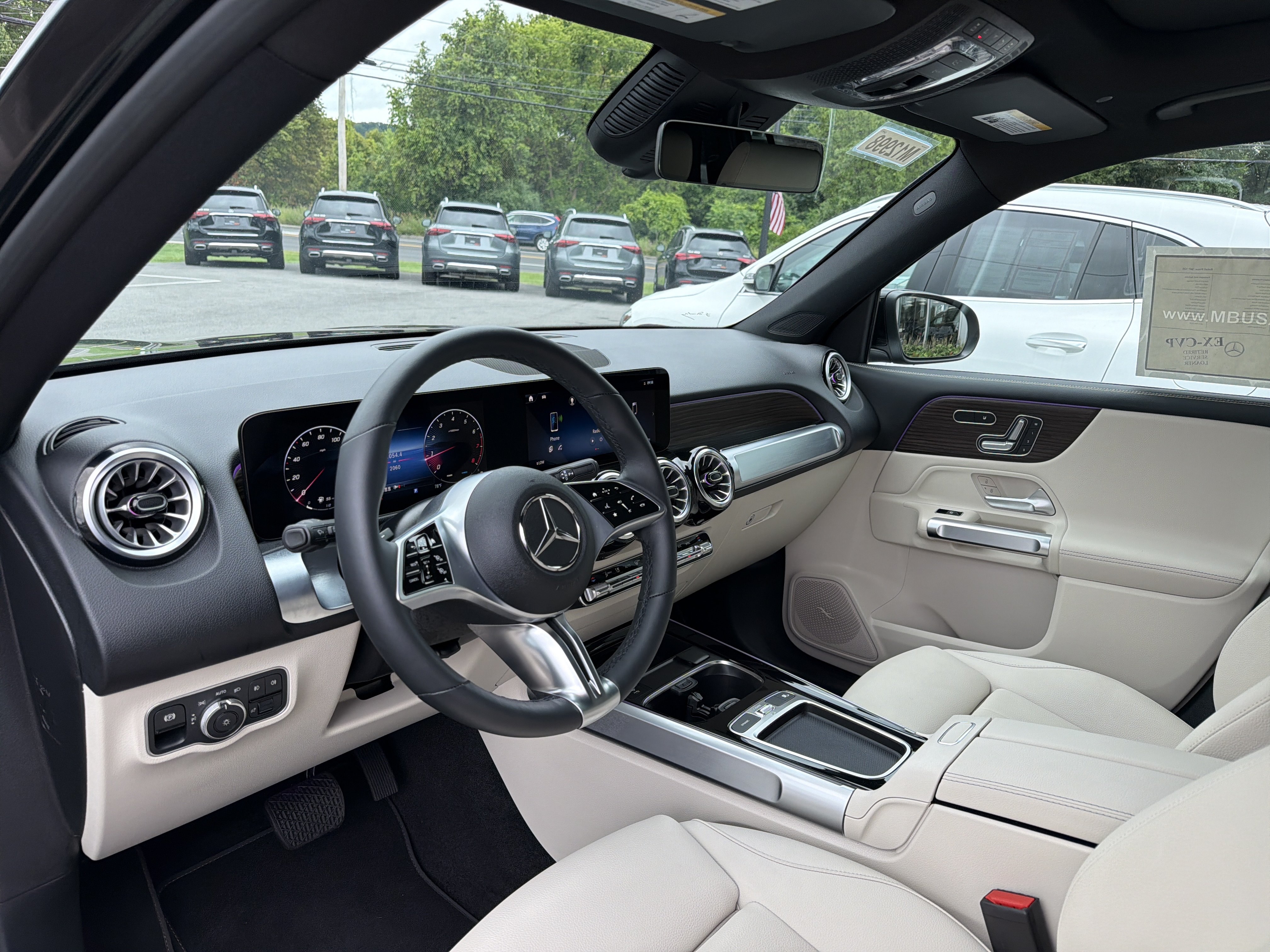 Used 2026 Mercedes-Benz GLB 250 4MATIC image 9