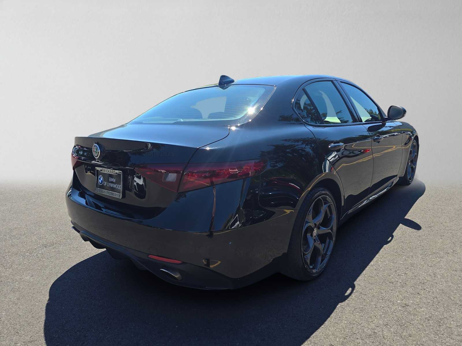 Used 2019 Alfa Romeo Giulia Ti Sport w/ Quick Order Package 22U Sport RWD image 3