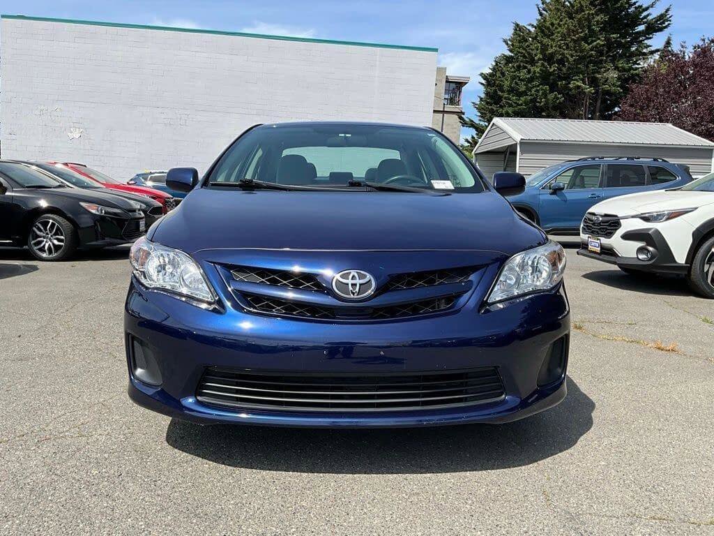 Used 2011 Toyota Corolla LE FWD image 3