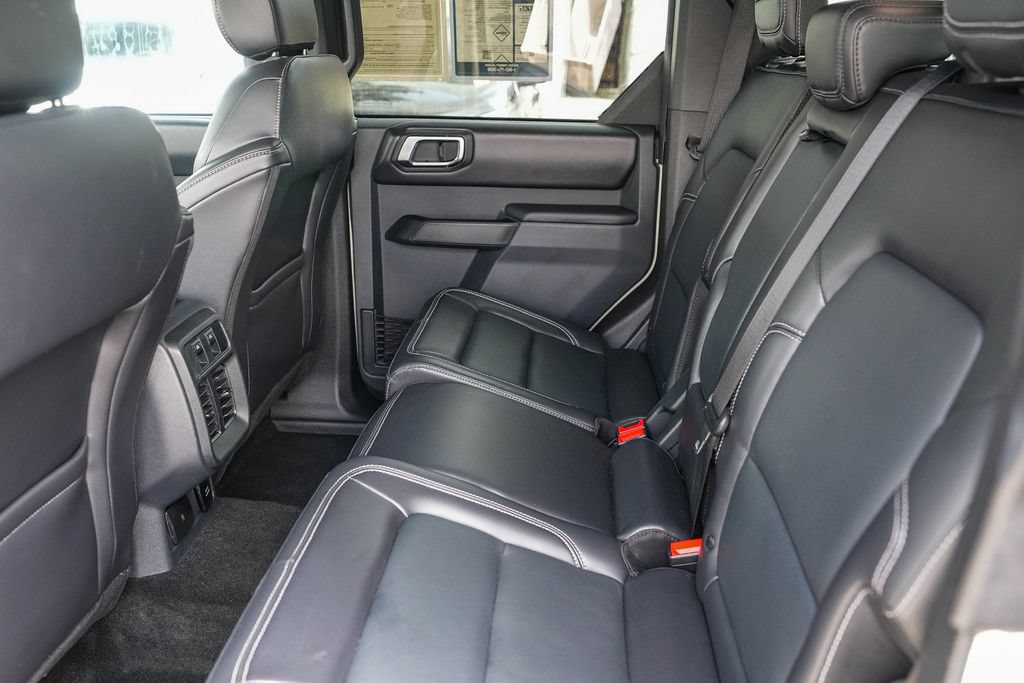 Used 2025 Ford Bronco Outer Banks AWD/4WD image 22