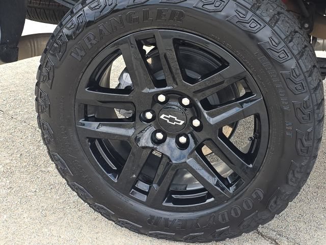 Used 2025 Chevrolet Silverado 1500 Custom Trail Boss AWD/4WD image 14