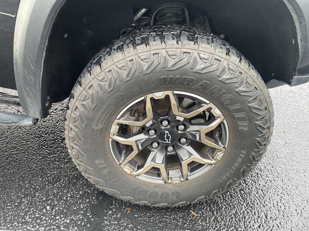 Used 2024 Chevrolet Colorado ZR2 w/ ZR2 Convenience Package III image 16