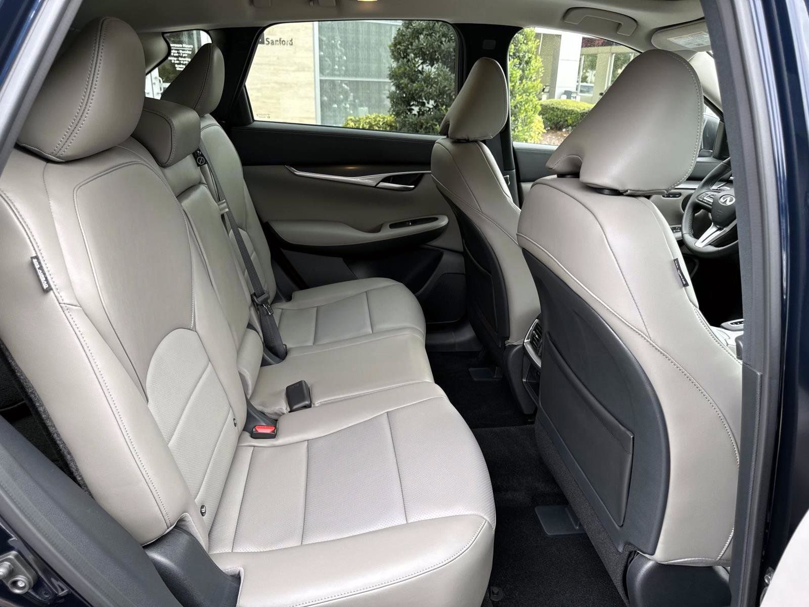 Certified 2025 INFINITI QX50 Luxe w/ Accent Package image 18