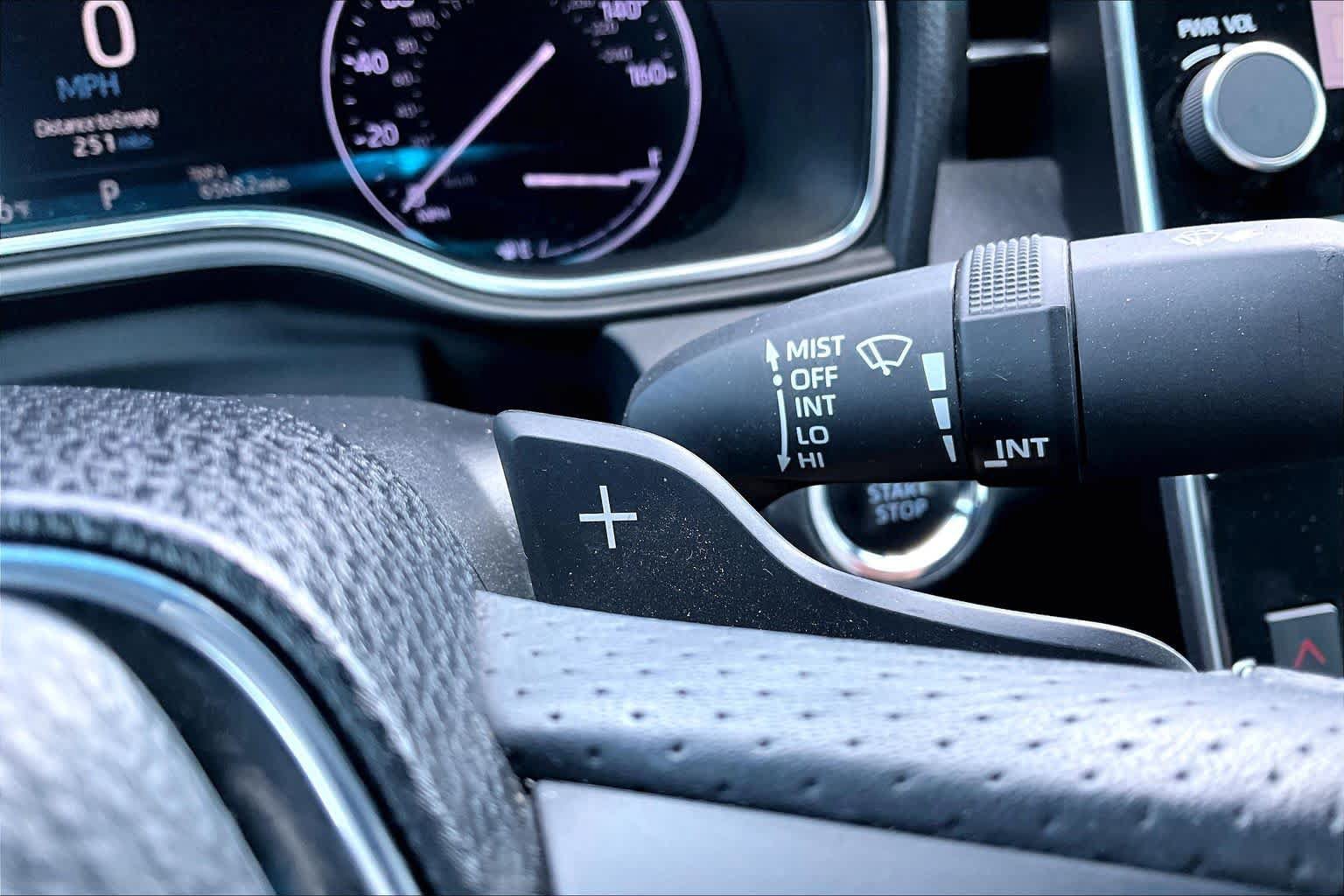 Used 2019 Toyota Avalon XSE FWD image 35