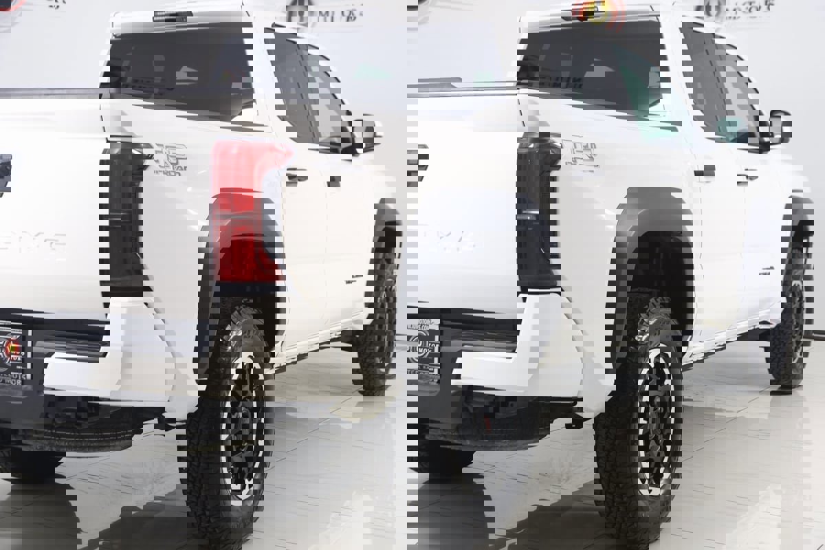 Used 2024 Toyota Tacoma TRD Off-Road image 41