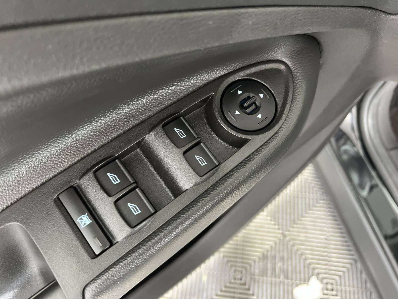 Used 2016 Ford Escape S FWD image 15