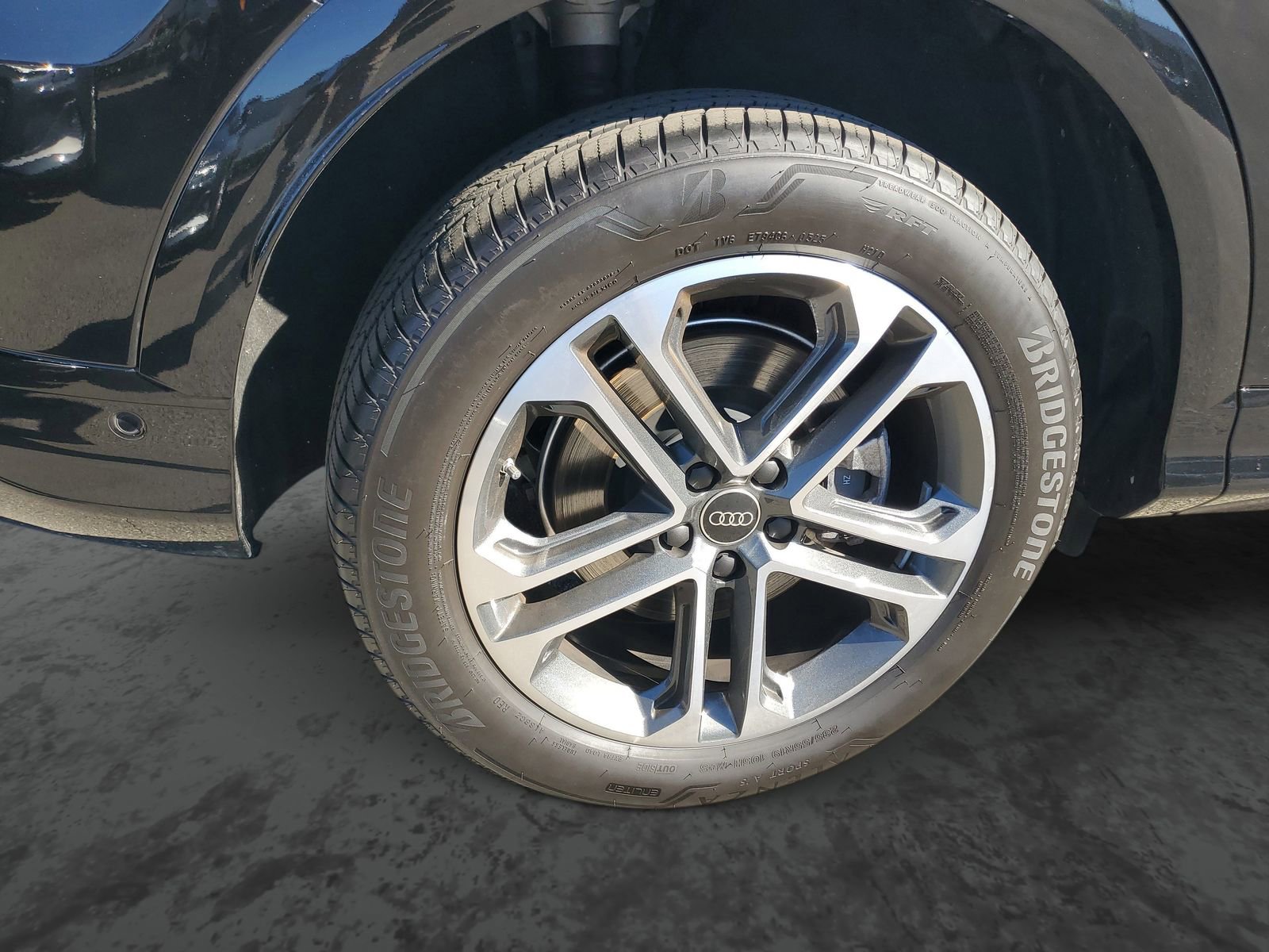 Used 2025 Audi Q5 Premium w/ Convenience Package image 5